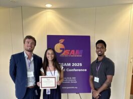 Pharmacy Students Win Award